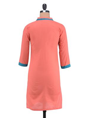 red cotton plain kurti - 1320589 - Standard Image - 3