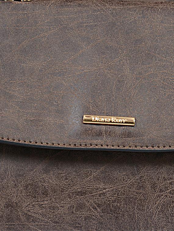 brown textured faux leather clutch - 1321062 - Zoom Image - 4