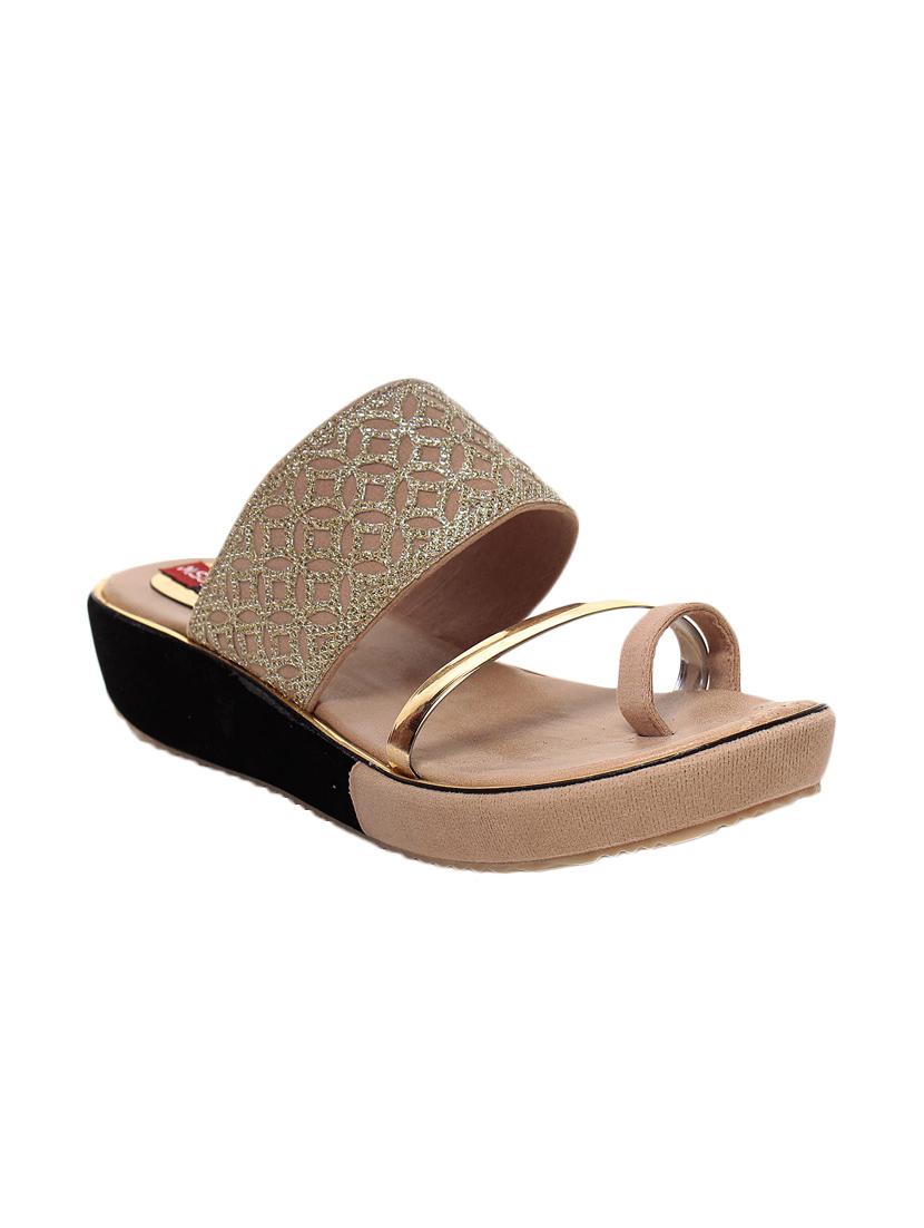 beige one toe wedge - 13410881 - Zoom Image - 1