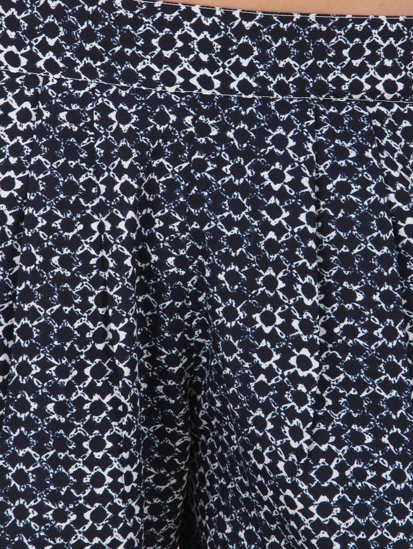 blue printed georgette pleated trouser - 13430904 - Zoom Image - 4
