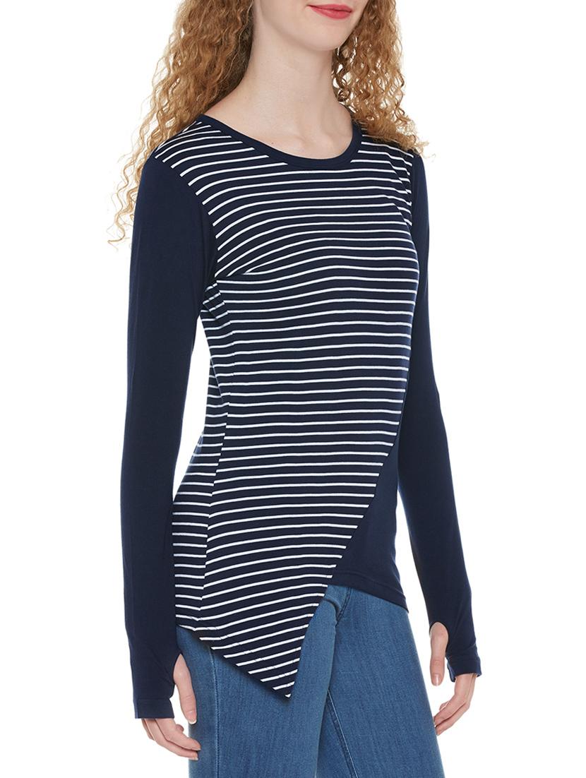 thumb hole sleeved asymmetric top - 13950017 - Zoom Image - 2