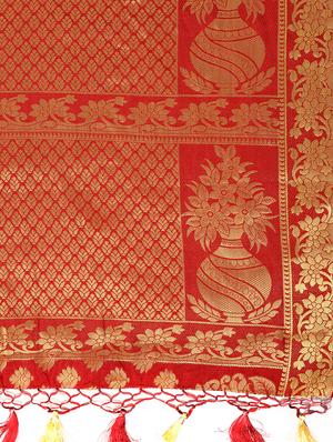 beige art silk kanjivaram saree with blouse - 13982959 - Standard Image - 4