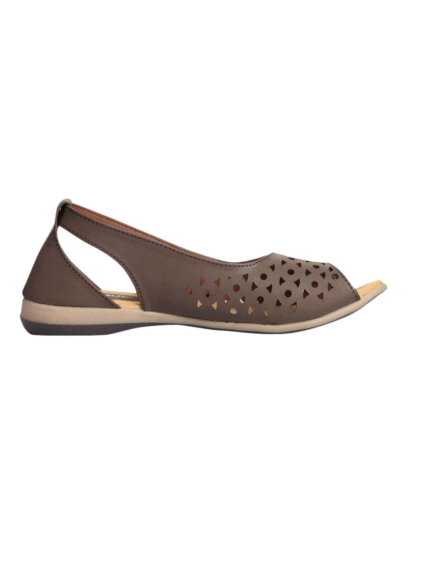 brown back strap sandal - 14150819 - Zoom Image - 2