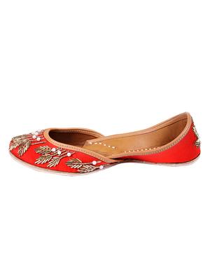 kiyaralove red silk base with pearl handcrafted jutti - 14154627 - Standard Image - 2