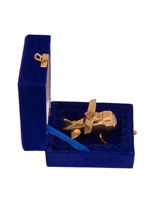 brass antique finish aeroplane table clock - 14224529 - Standard Image - 5