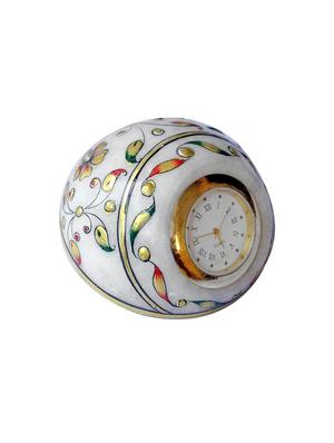 luxurious gold work table clock - 14225797 - Standard Image - 3