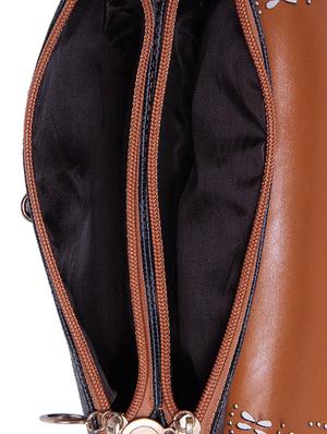 black canvas regular clutch - 14236913 - Standard Image - 3