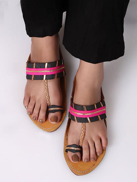 black & magenta kolhapuri chappals - 14242737 - Zoom Image - 1