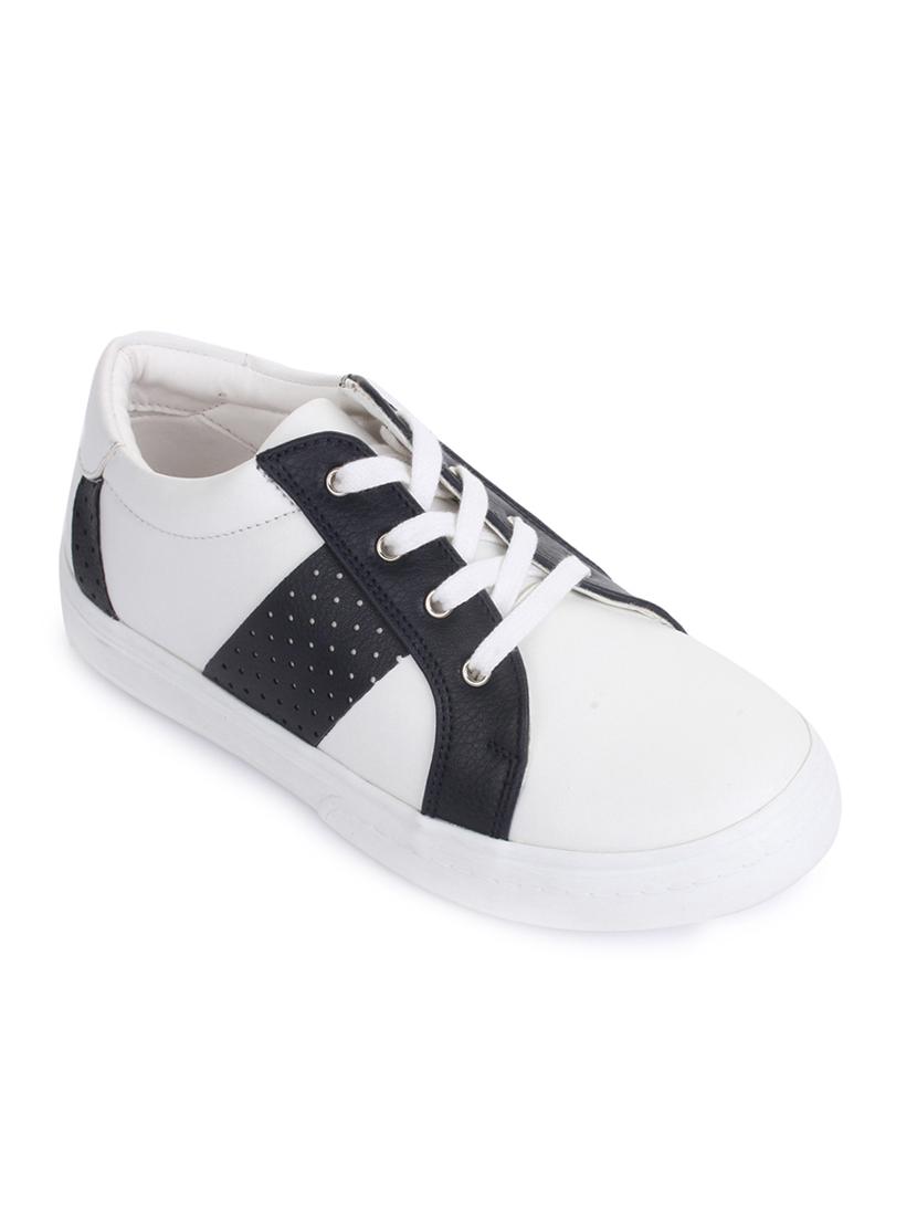 white leatherette lace up sneaker - 14268553 - Zoom Image - 1