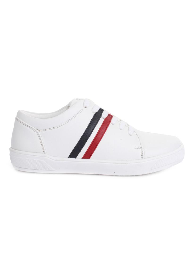 white leatherette lace up sneaker - 14268569 - Zoom Image - 2