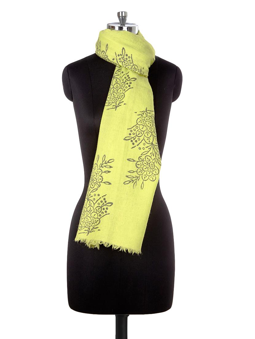 yellow woollen stole - 14322297 - Zoom Image - 1