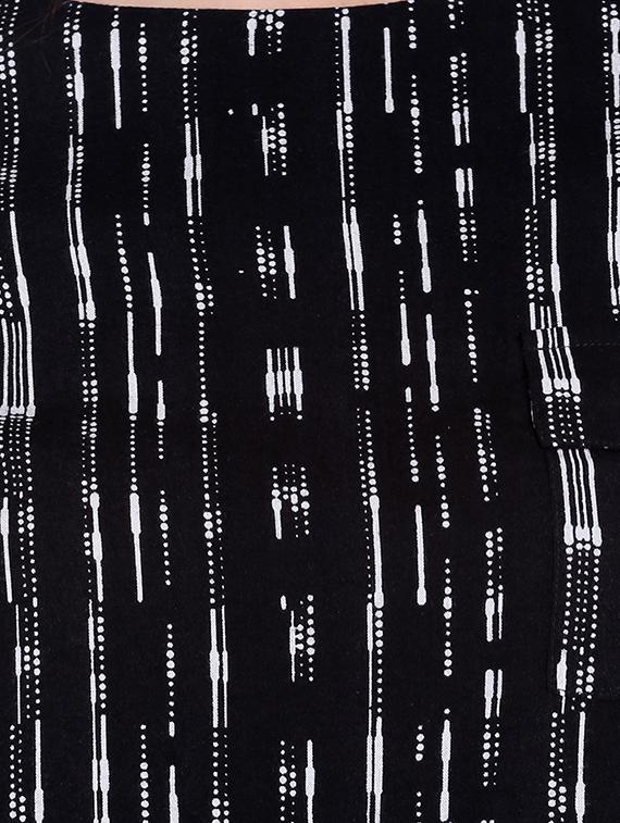 black printed viscose top - 14367866 - Zoom Image - 4