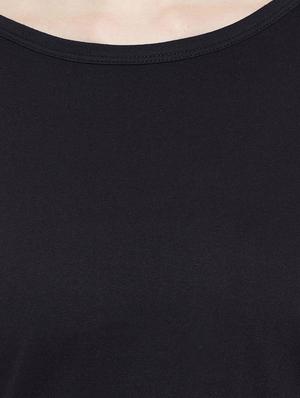 curved hem thumb hole sleeved tee - 14384008 - Standard Image - 4