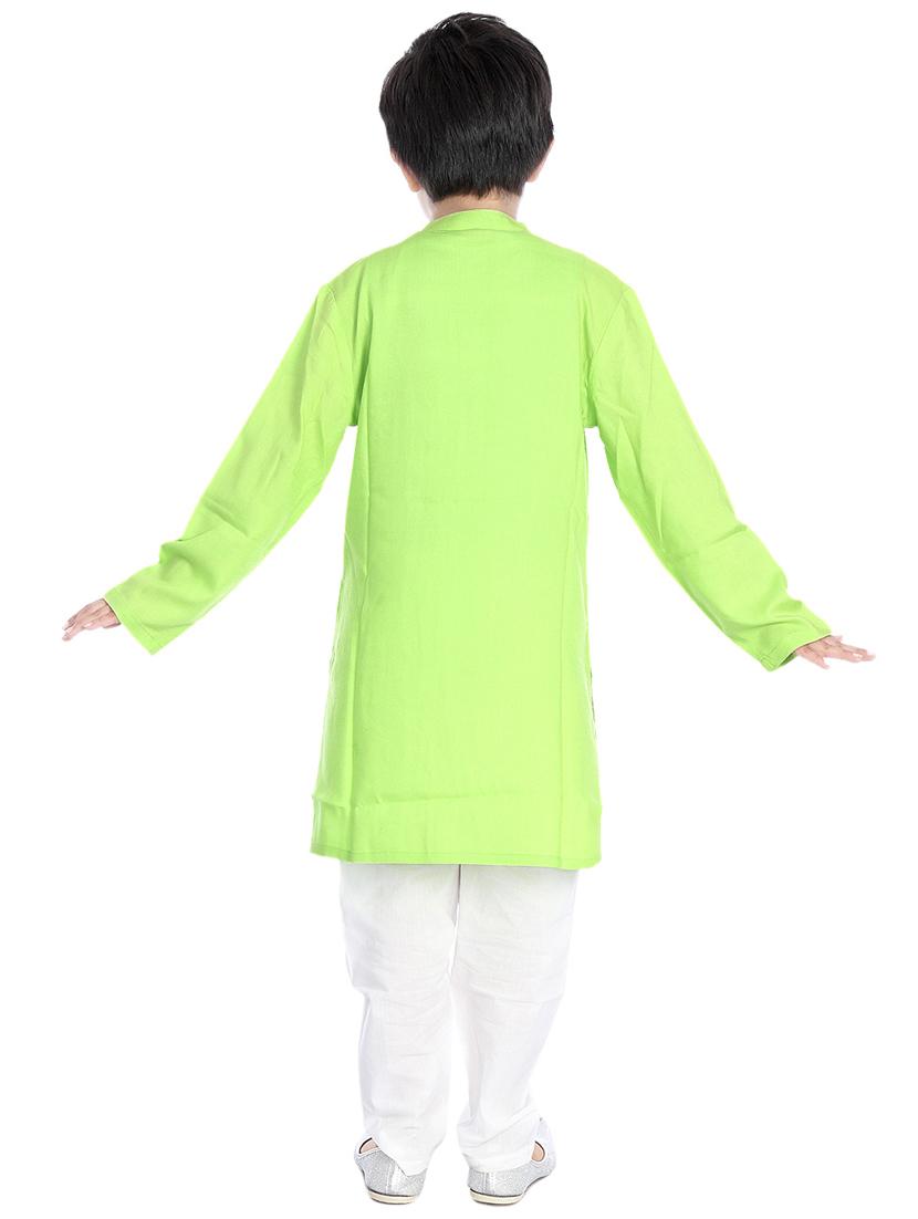 green silk blend kurta pyjama set - 14387752 - Zoom Image - 3