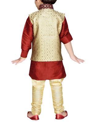 red silk blend sherwani set - 14397232 - Standard Image - 4