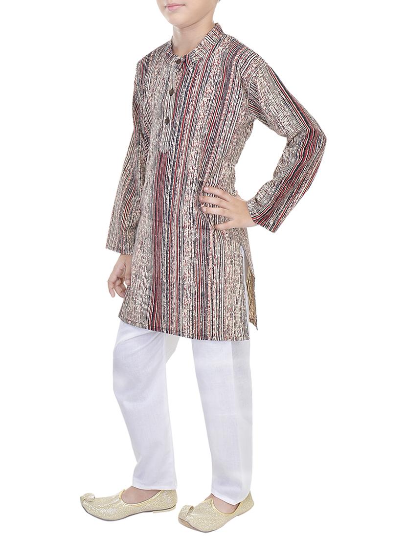 red cotton kurta set - 14428913 - Zoom Image - 2
