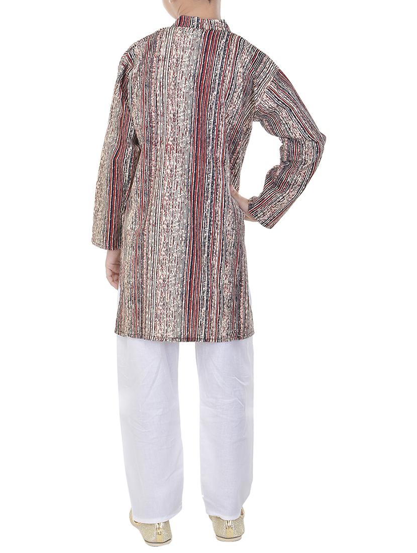 red cotton kurta set - 14428913 - Zoom Image - 3