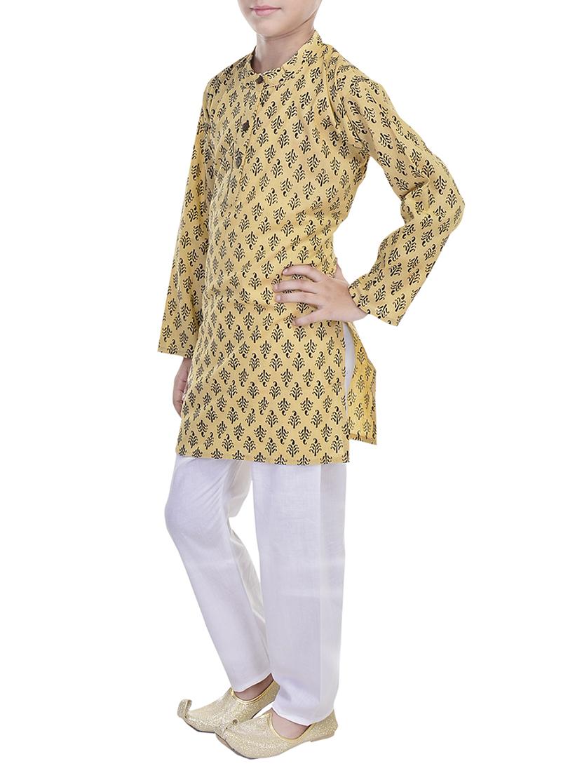 yellow white cotton kurta set - 14428927 - Zoom Image - 2