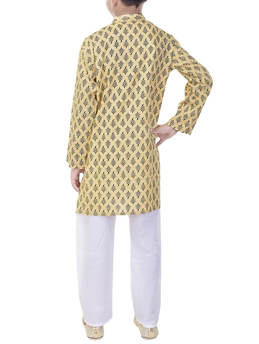 yellow white cotton kurta set - 14428927 - Zoom Image - 3