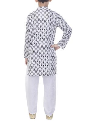 white cotton kurta set - 14428929 - Standard Image - 3