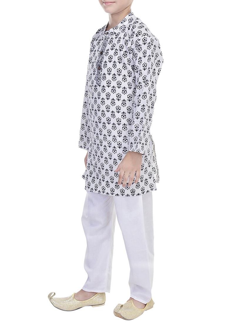 white cotton kurta set - 14428929 - Zoom Image - 2