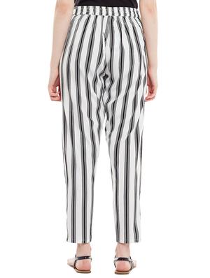 white checked trouser - 14439324 - Standard Image - 3