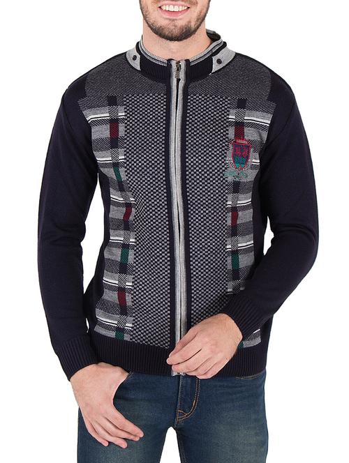 black woollen pullover - 14471282 - Very Small Image - 1