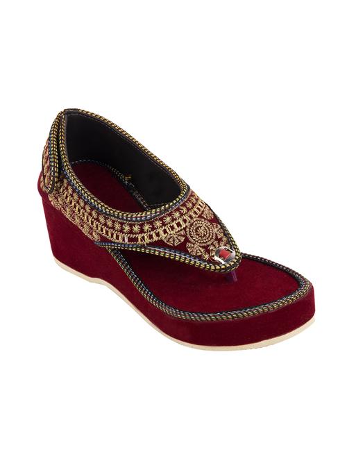 maroon velvet ethnic sandals - 14480367 - Very Small Image - 1