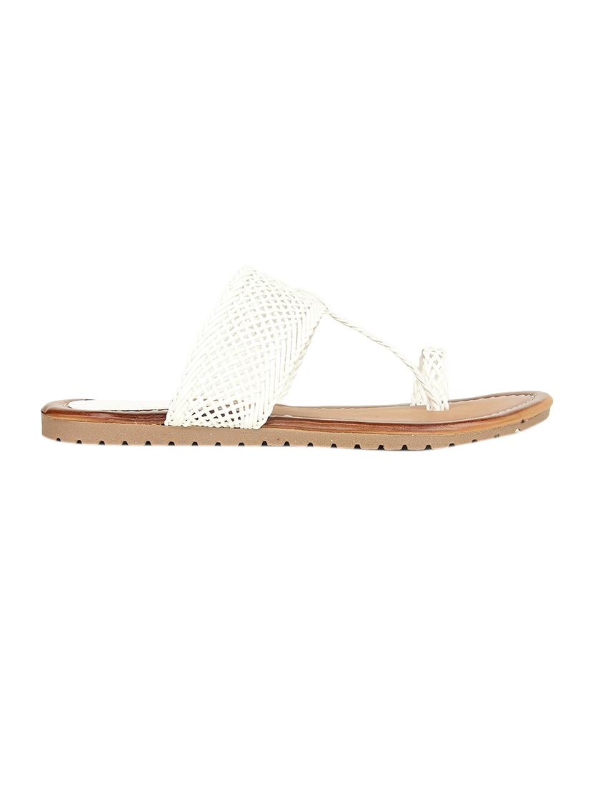 white one toe kolhapuri - 14482082 - Zoom Image - 2