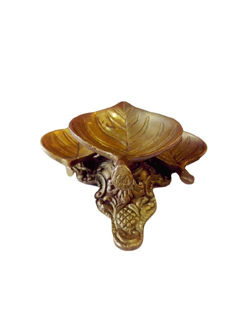 Leaf Design Diya Handicrafts Product - 14496174 - Very Small Image - 1