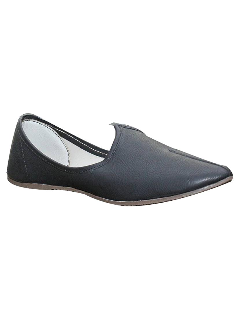 black leather slip on jutis