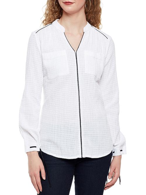 buttoned back contrast piping top - 14518681 - Standard Image - 1