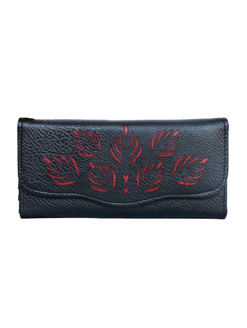 black leatherette regular clutch - 14540591 - Standard Image - 1