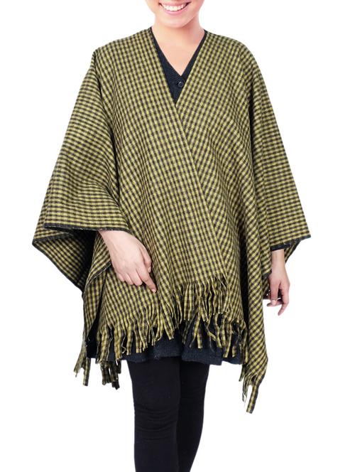 green woolen shawl - 14543792 - Very Small Image - 1