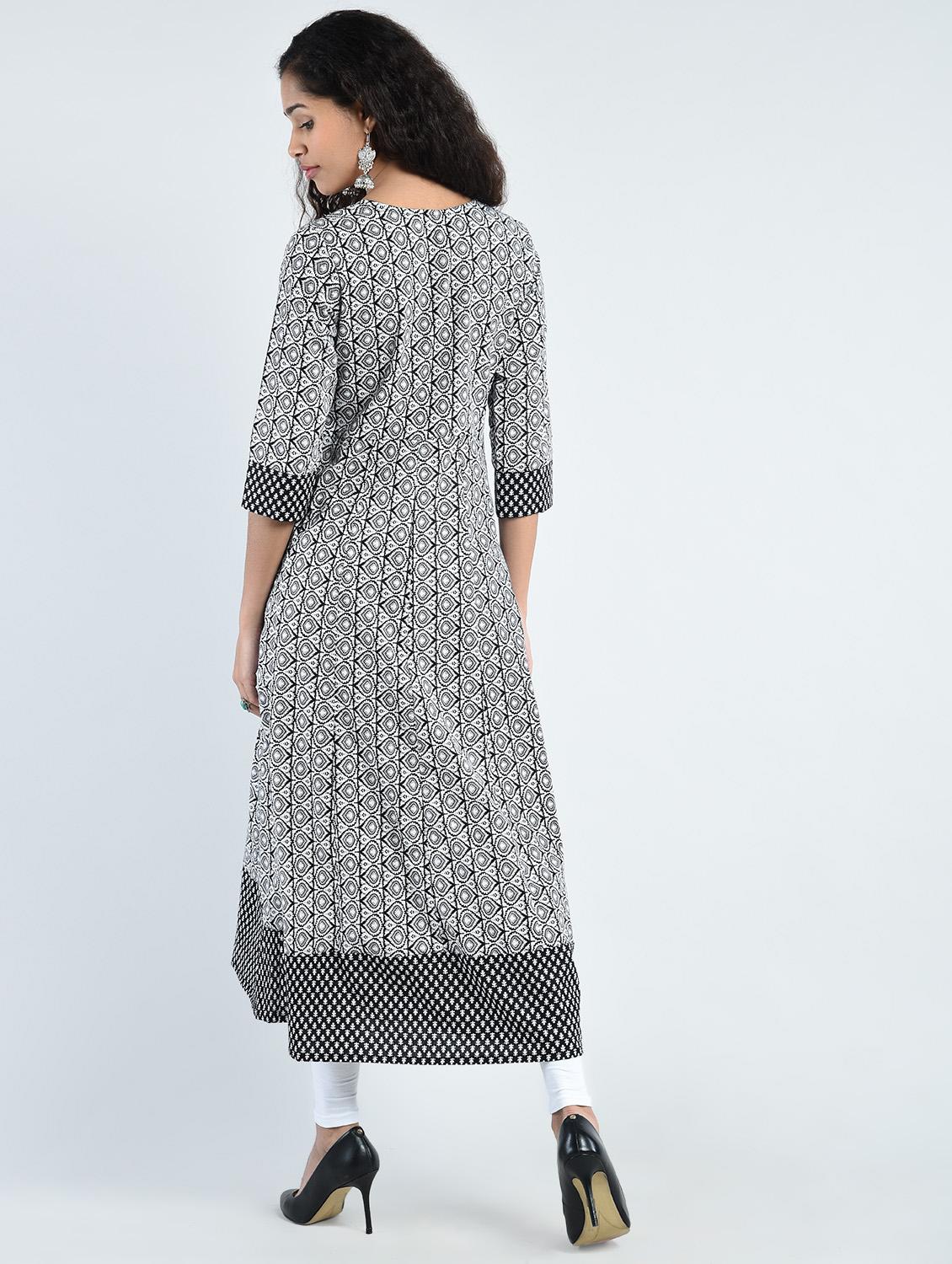 black cotton anarkali kurta - 14641420 - Zoom Image - 3