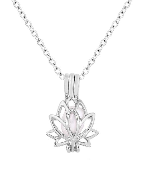 silver metal pendant - 14675803 - Standard Image - 1
