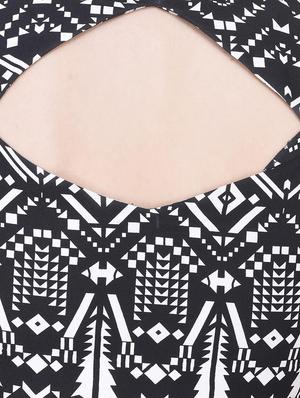 black printed crop top - 14746010 - Standard Image - 4