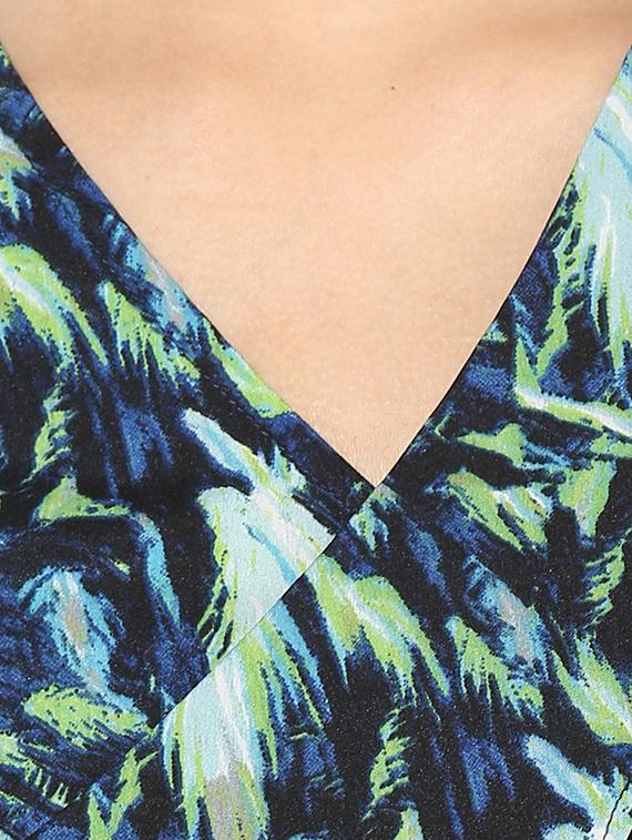 asymmetric hem poly crepe top - 14845702 - Zoom Image - 4