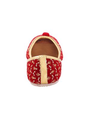 red slip on jutis - 14882783 - Standard Image - 3