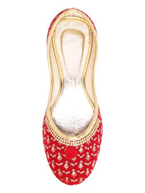 red slip on jutis - 14882783 - Standard Image - 4