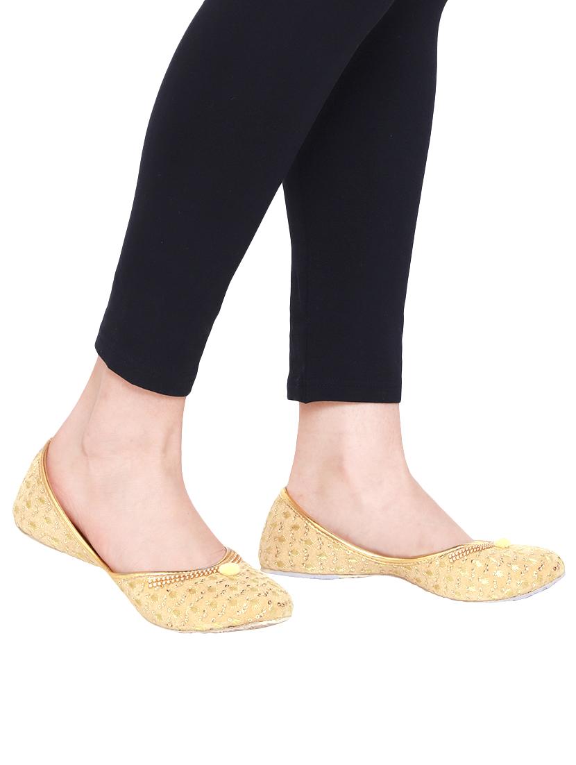 beige slip on jutis - 14882785 - Zoom Image - 5