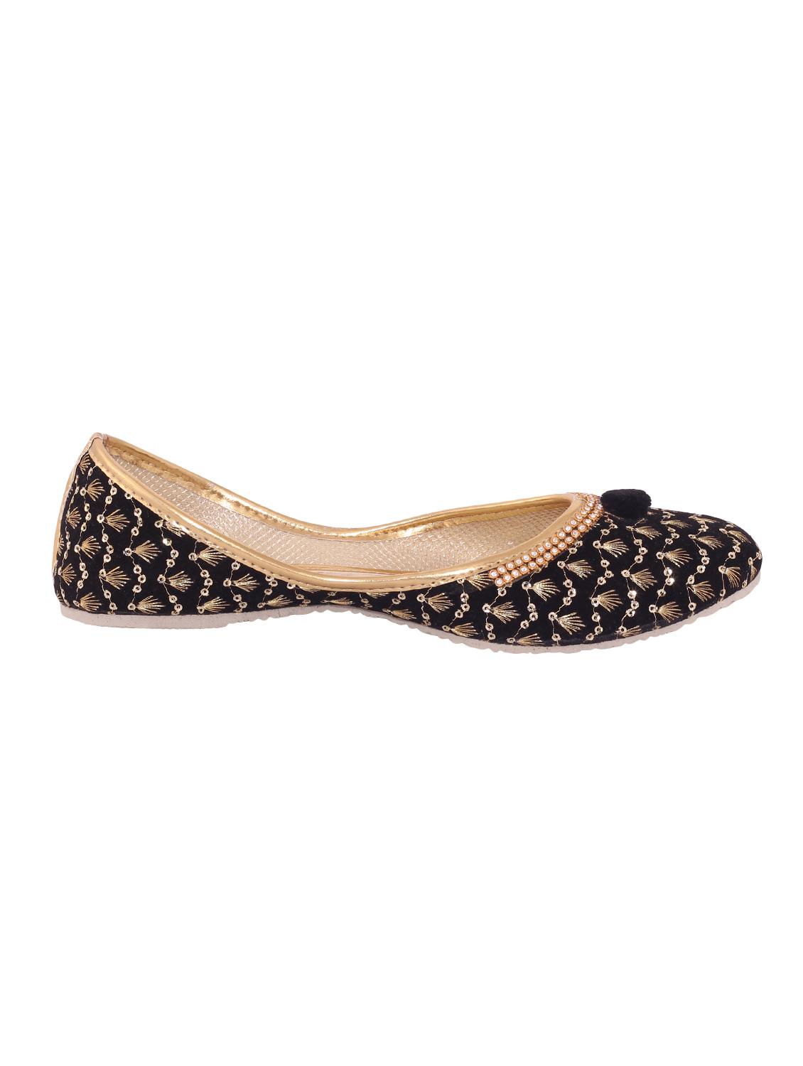 black slip on jutis - 14882786 - Zoom Image - 2