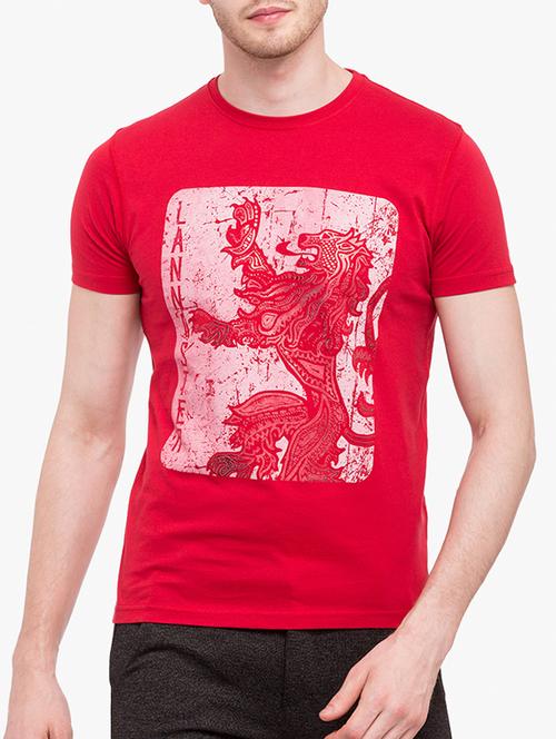 red cotton chest print t-shirt - 14891816 - Standard Image - 1