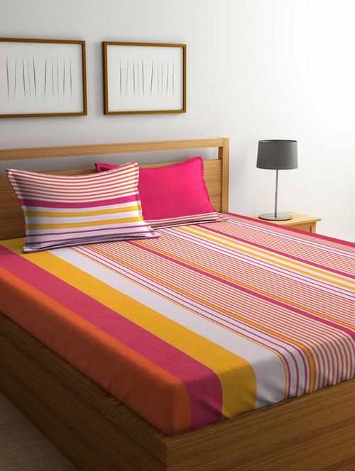 Red Cotton 140 TC Double Bedsheet With 2 Pillow Covers - 14898862 - Very Small Image - 1