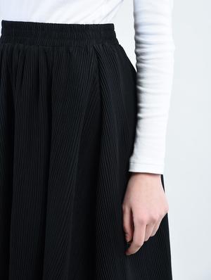 solid black crepe flared skirt - 14930636 - Standard Image - 5