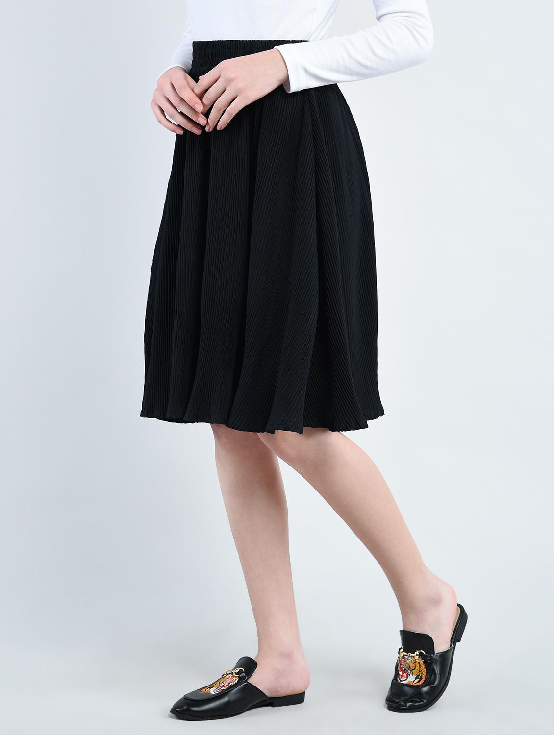 solid black crepe flared skirt - 14930636 - Zoom Image - 2