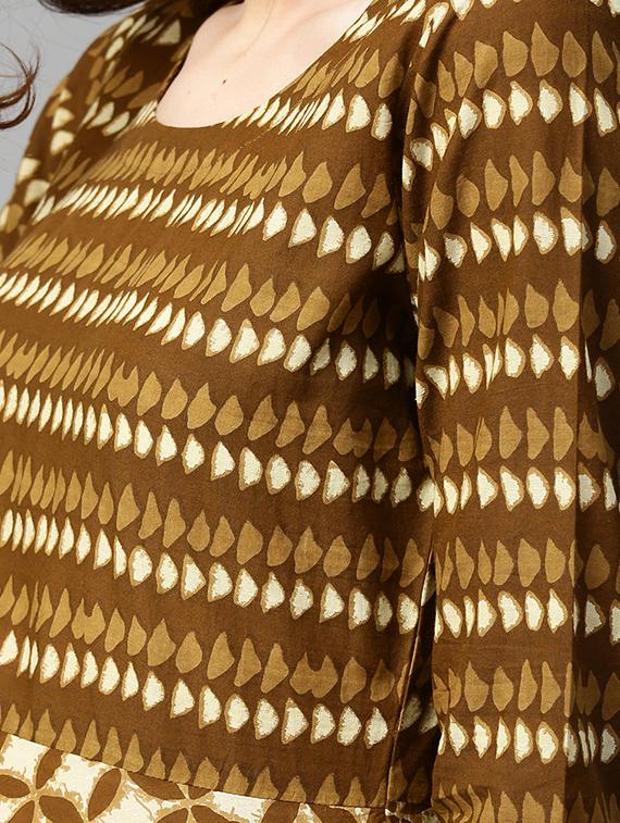 brown cotton flared kurta - 14936323 - Zoom Image - 5