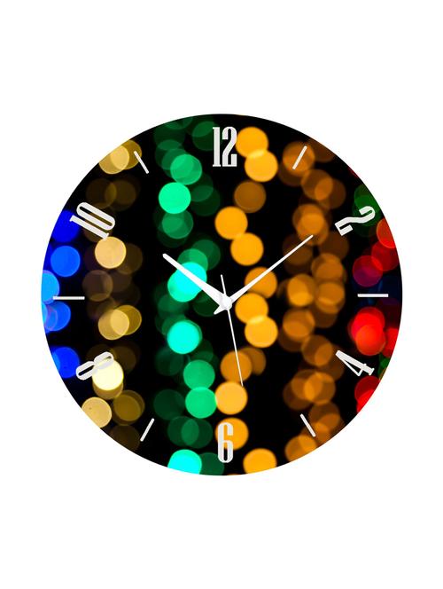 round shape analog wall clock - 14985582 - Standard Image - 1