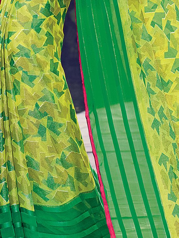 green silk printed saree with blouse - 14986554 - Zoom Image - 2