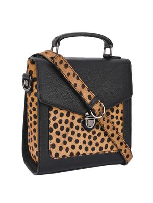 black leather regular sling bag - 14989833 - Standard Image - 4